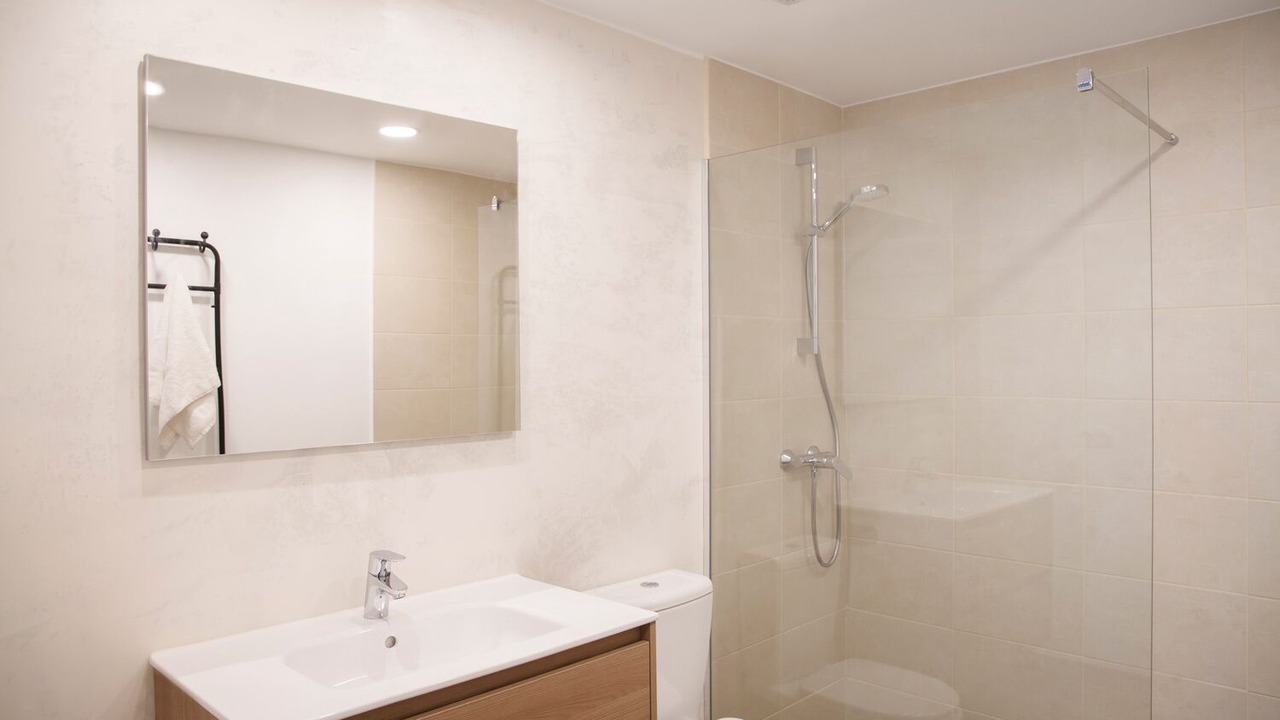 Photo of Bathroom in Llampaies