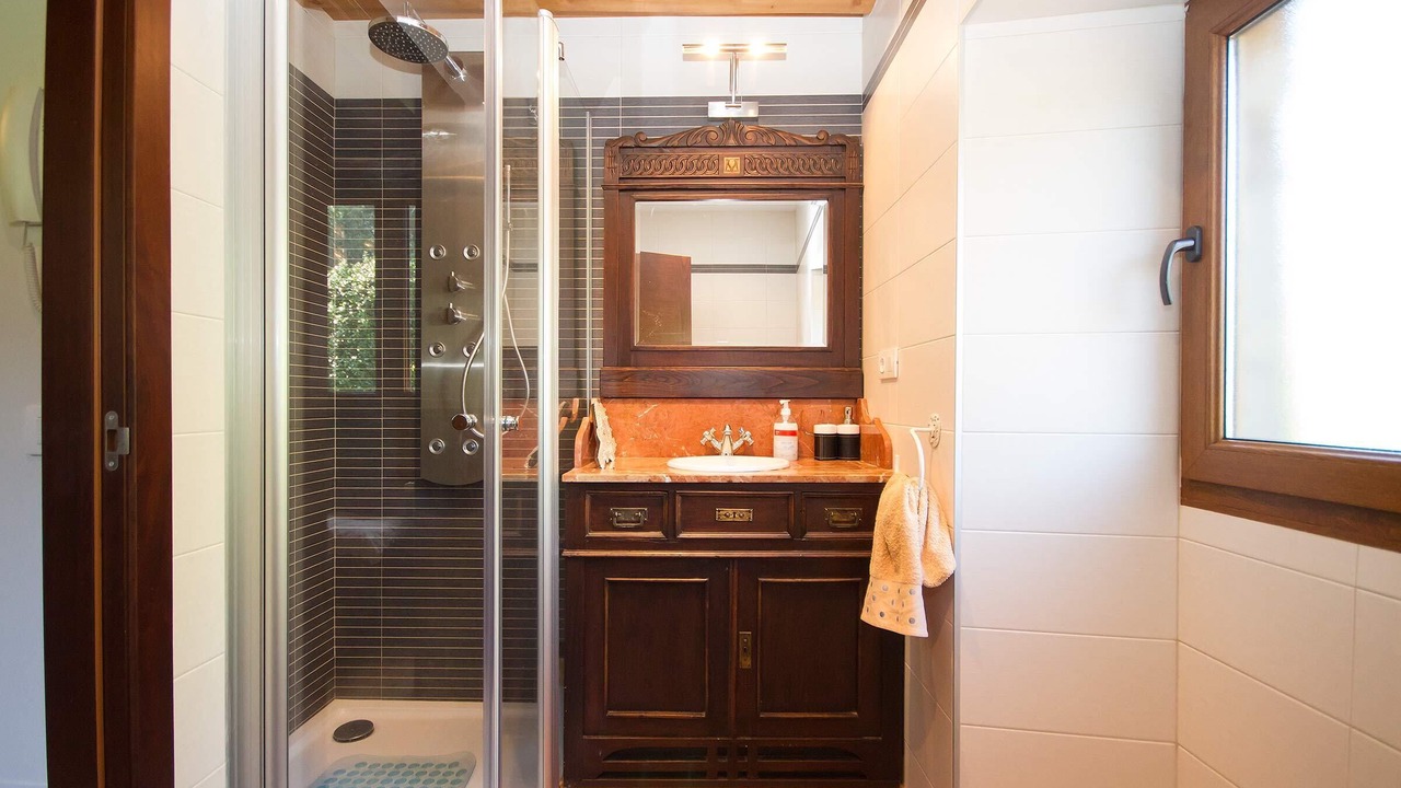 Photo of Bathroom in Sar
