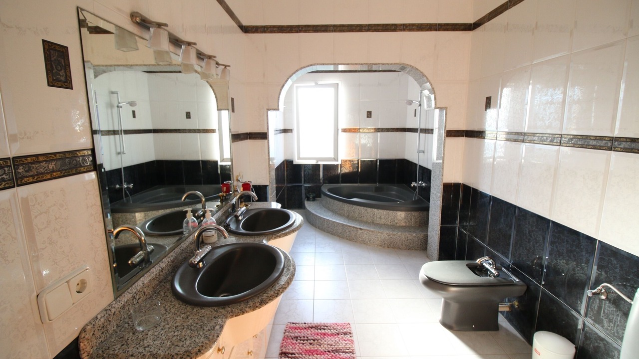 Photo of Bathroom in San Antonio Bay