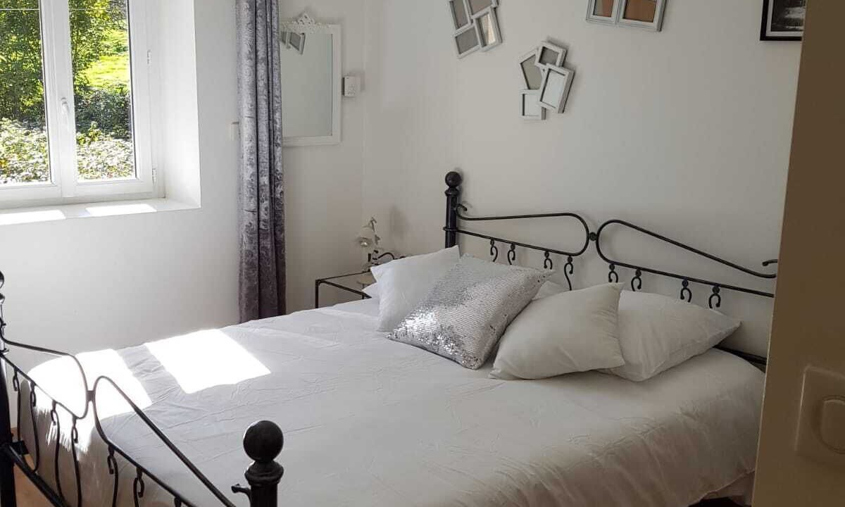 Photo of Bedroom in Saint-Rambert-en-Bugey
