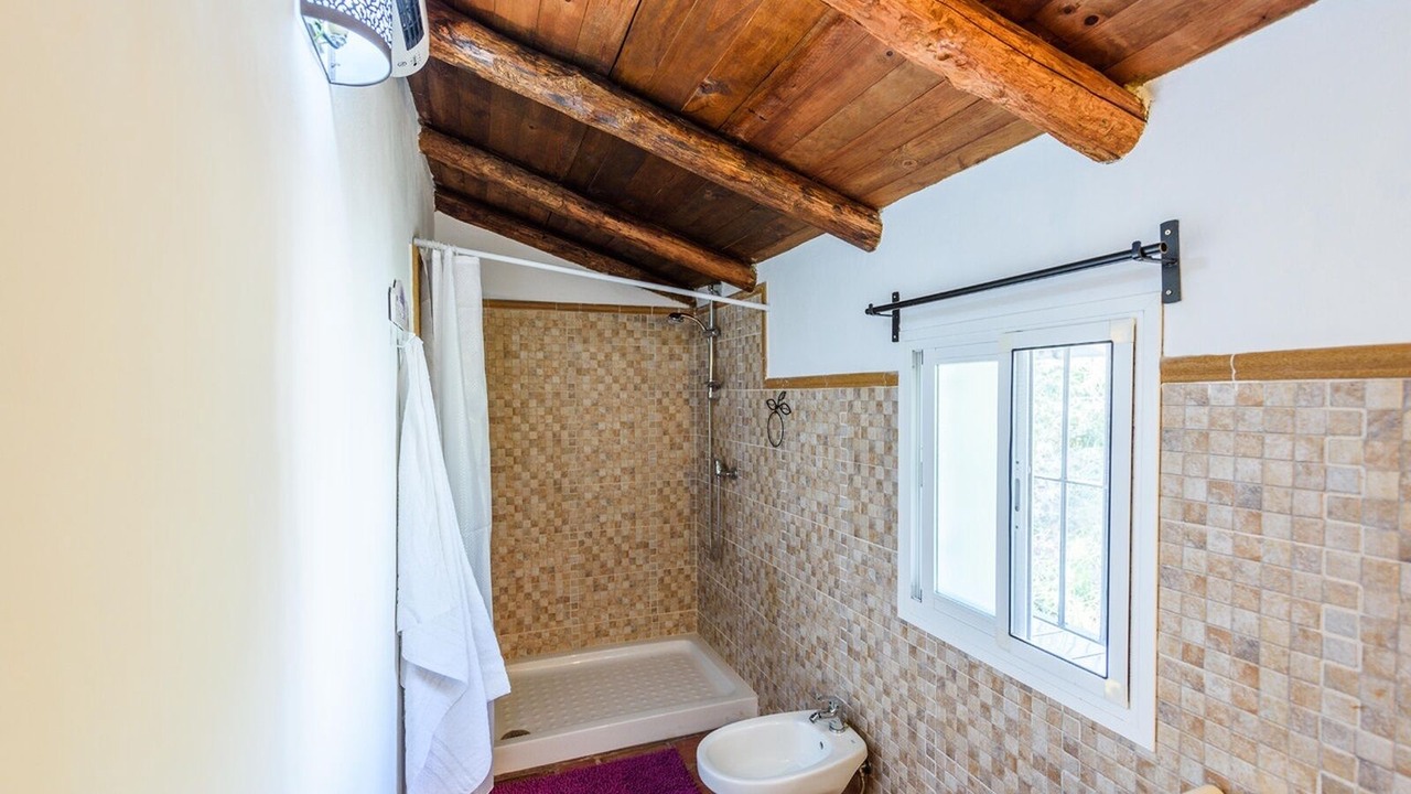 Photo of Bathroom in Benalauria