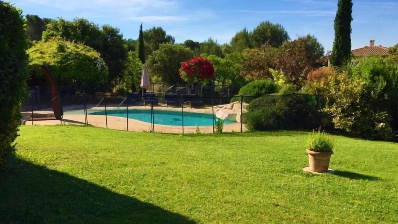Photo of Outdoor in Lambesc