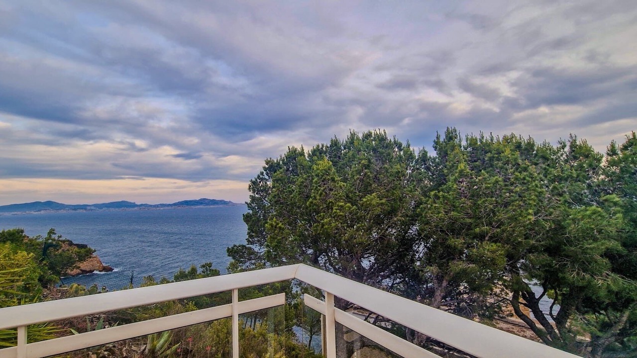 Photo of Outdoor in Ensues-la-Redonne