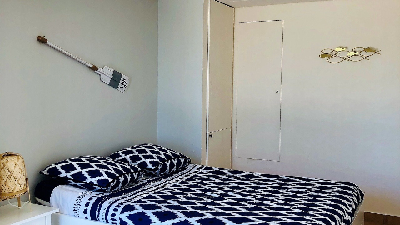 Photo of Bedroom in Ensues-la-Redonne