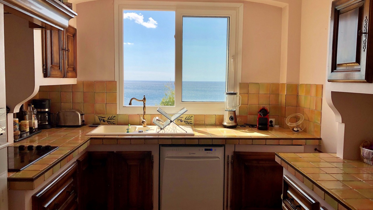 Photo of Kitchen in Ensues-la-Redonne