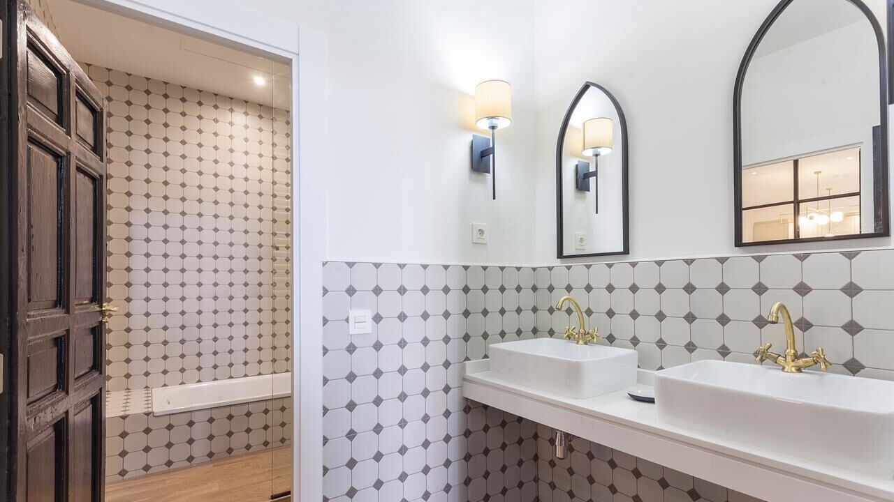 Photo of Bathroom in Embajadores
