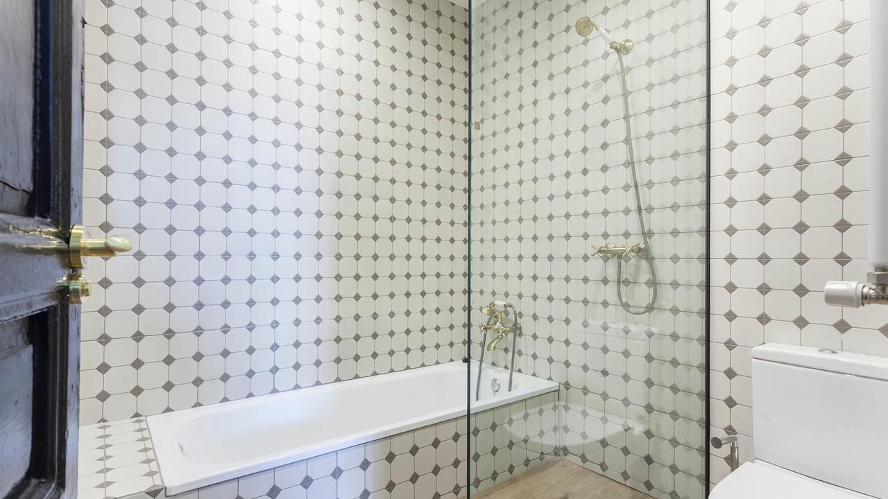 Photo of Bathroom in Embajadores