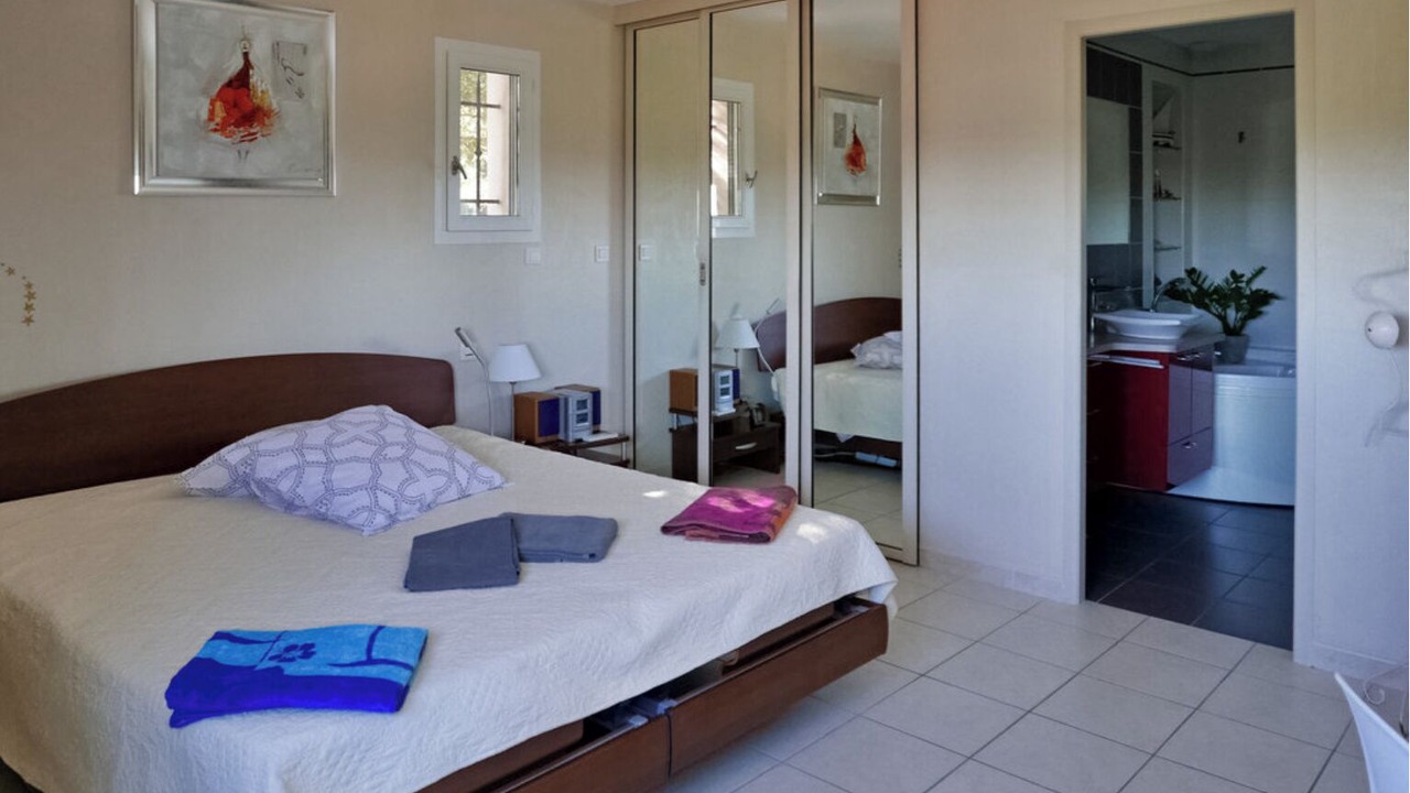 Photo of Bedroom in Les Hauts de Villeneuve