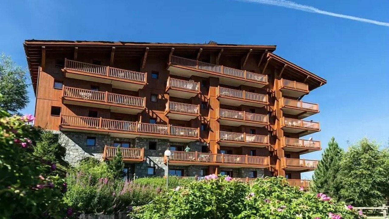 Photo of Outdoor in Arc-1800