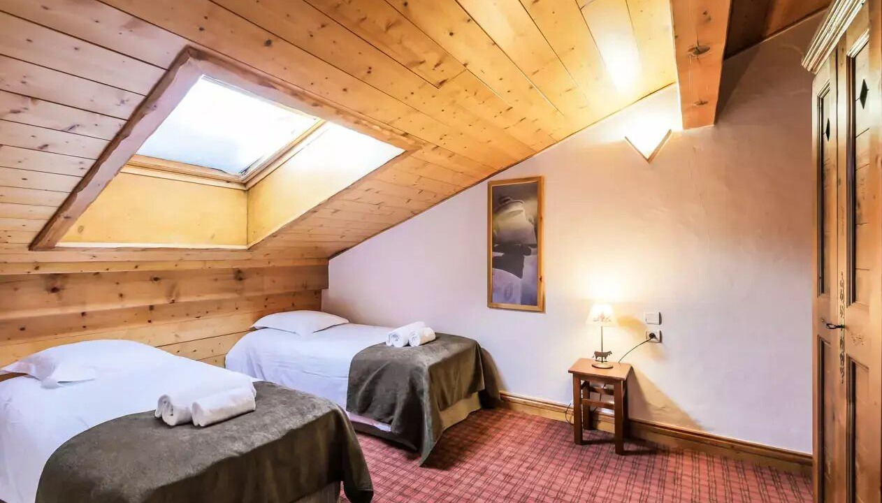 Photo of Bedroom in Arc-1800