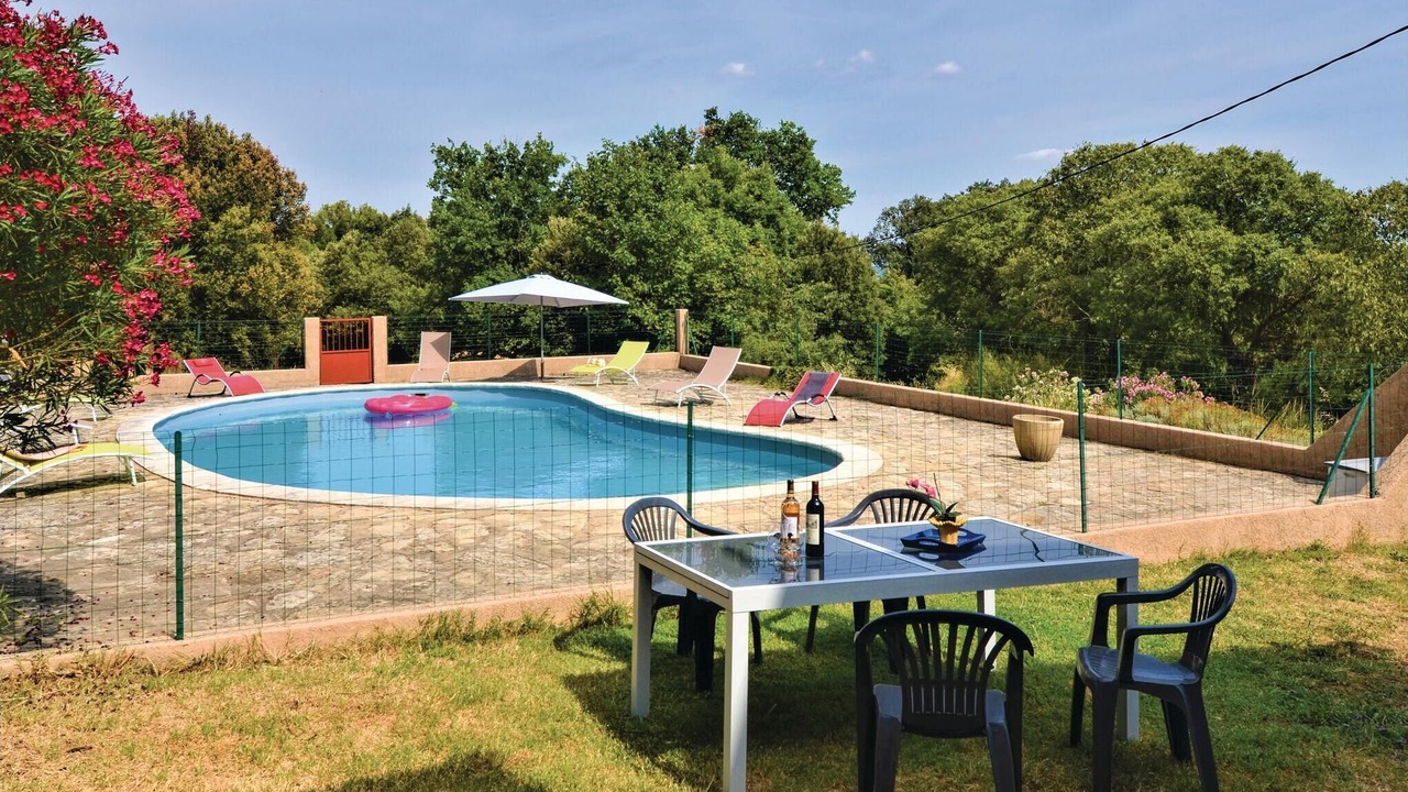 Photo of Outdoor in Montaren-et-Saint-Mediers