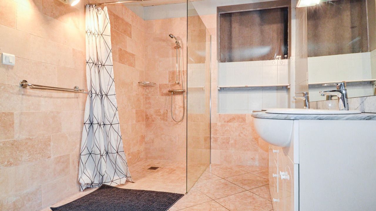 Photo of Bathroom in Montaren-et-Saint-Mediers