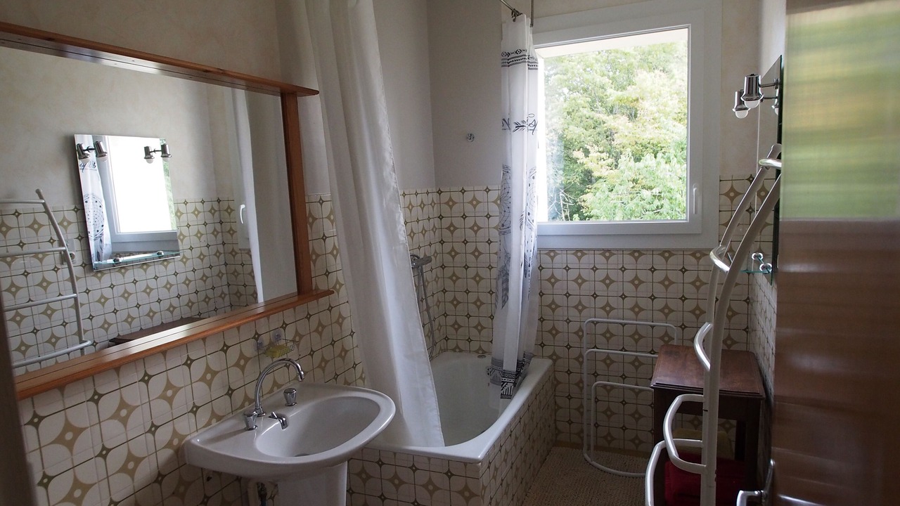 Photo of Bathroom in Saint-Lothain