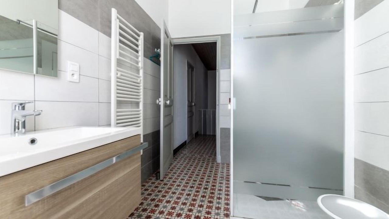 Photo of Bathroom in Noves