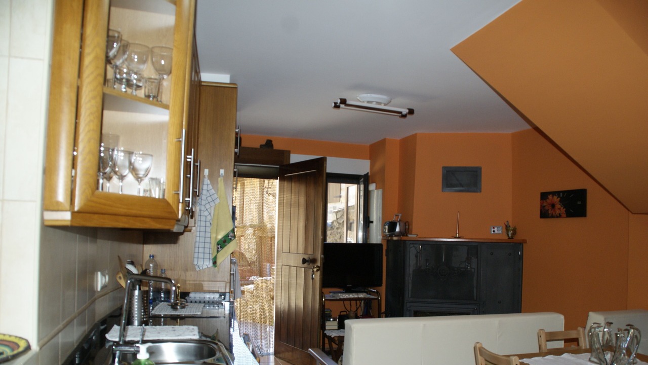 Photo of Kitchen in Santa Cruz de los Cuerragos