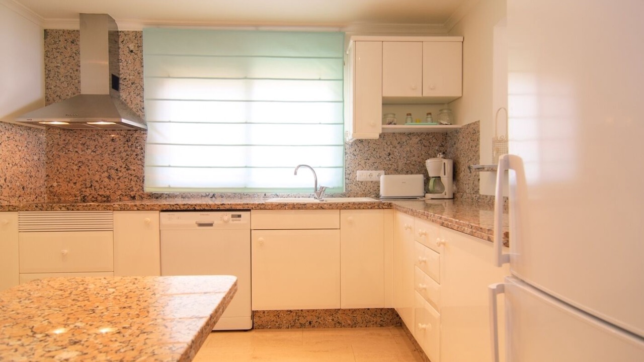 Photo of Kitchen in New Golden Mile