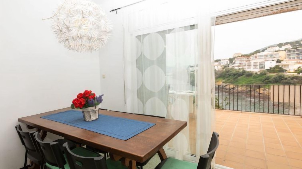 Photo of Bedroom in Llanca