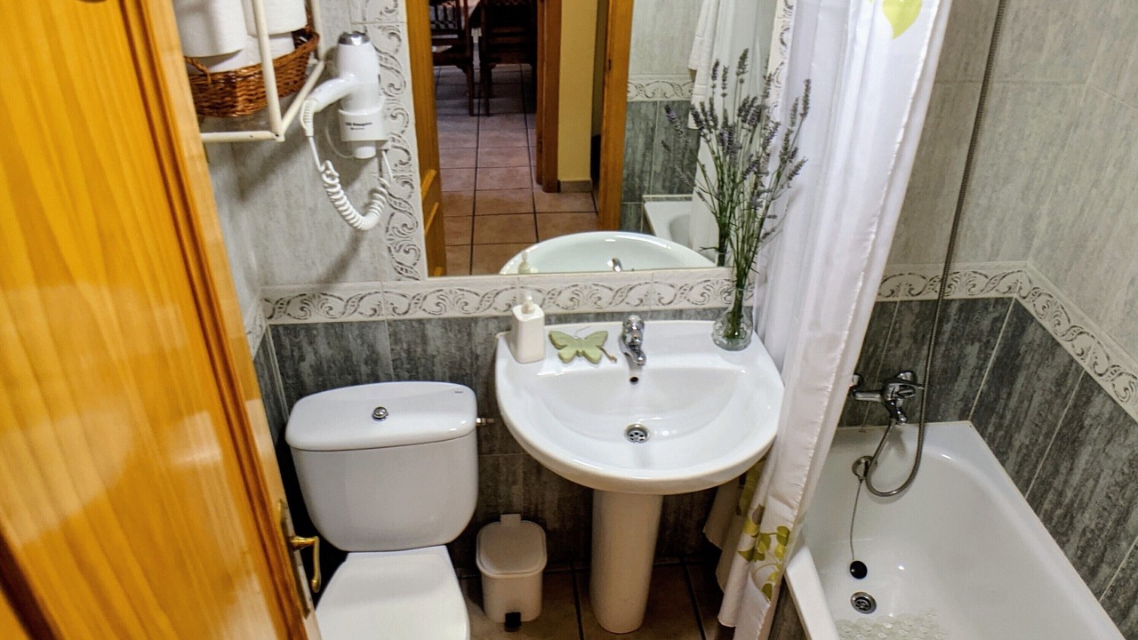 Photo of Bathroom in Candeleda