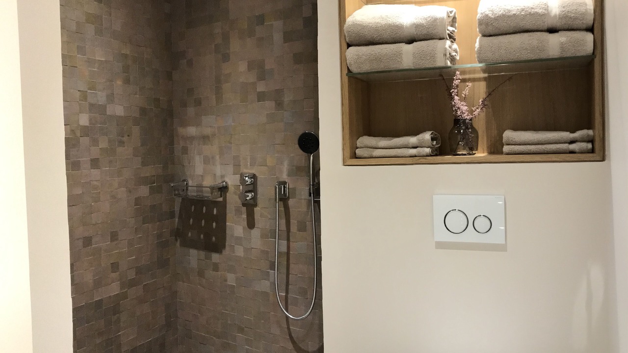 Photo of Bathroom in Arles