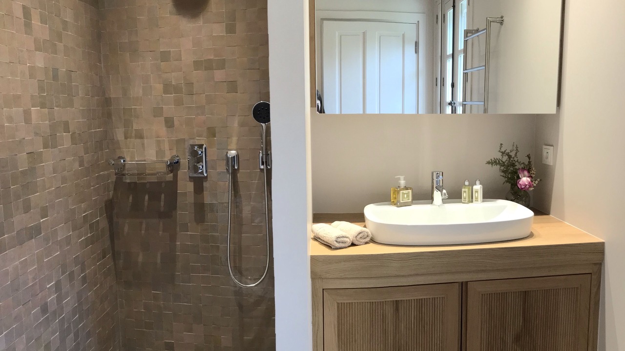 Photo of Bathroom in Arles