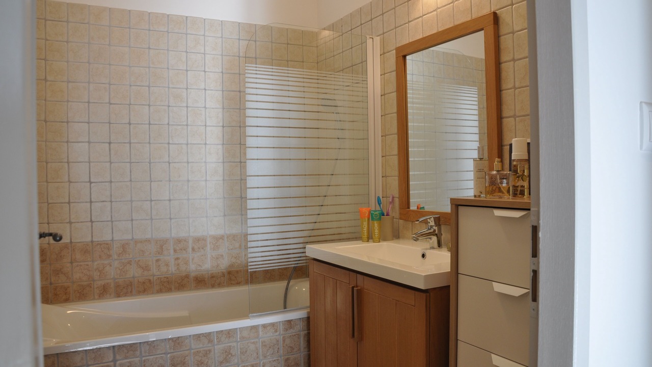 Photo of Bathroom in Arles City Centre