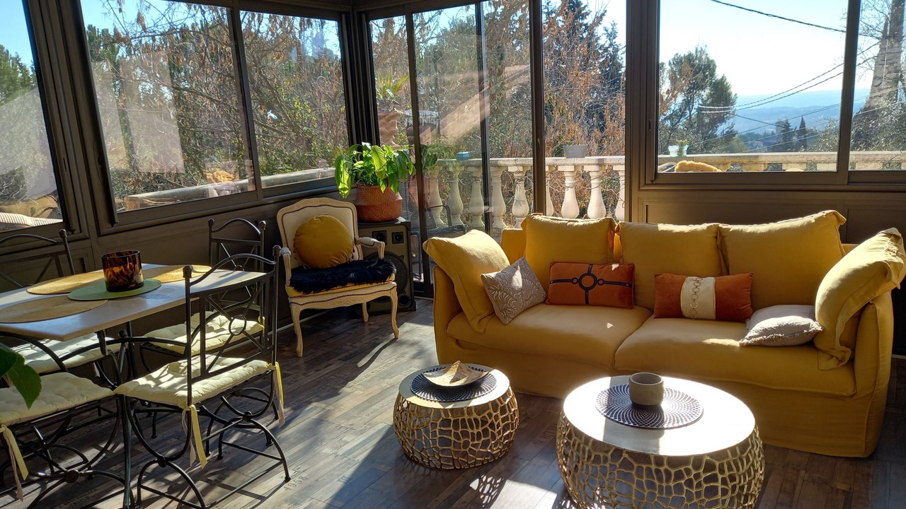 Photo of Livingroom in Couronne Urbaine