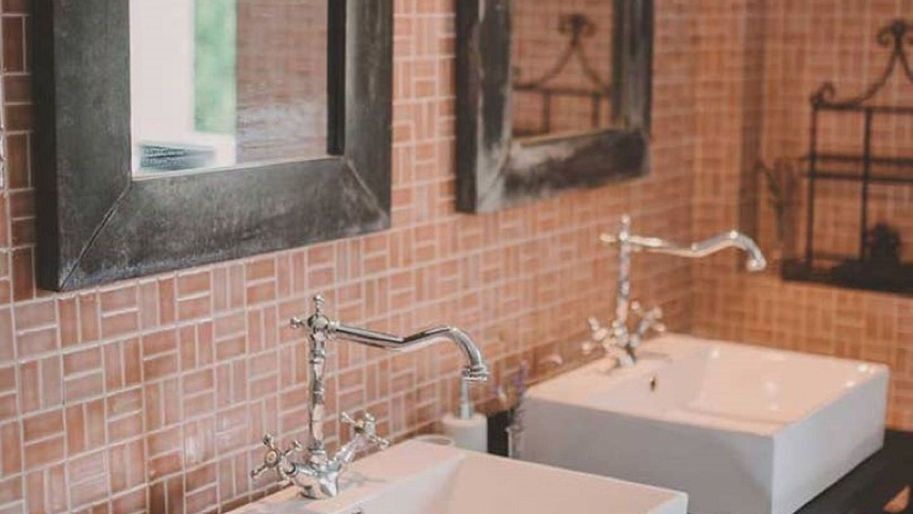 Photo of Bathroom in Arpaillargues-et-Aureillac