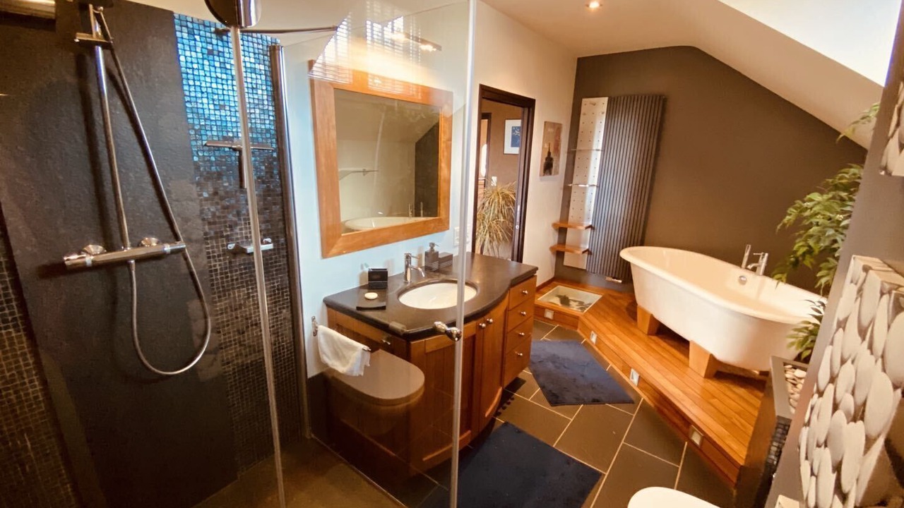 Photo of Bathroom in Reignier-Esery