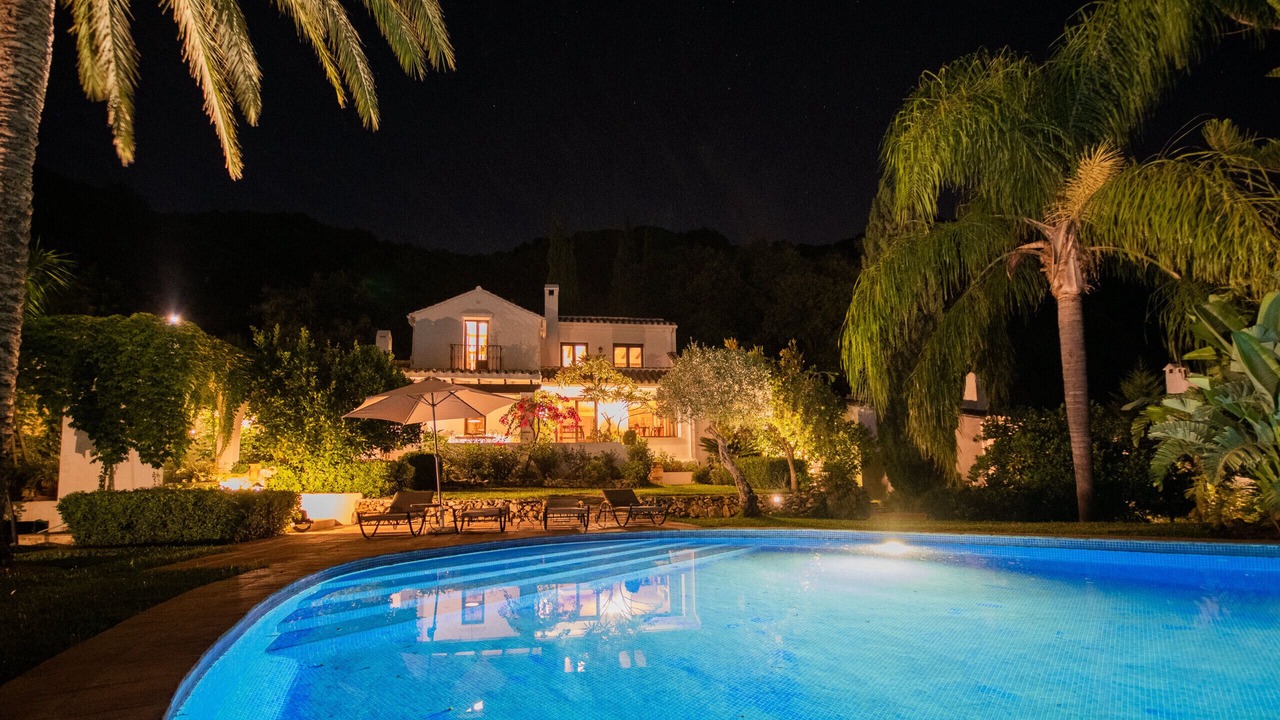 Photo of Outdoor in Coin