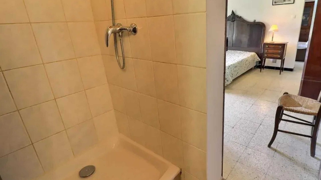 Photo of Bathroom in Arles