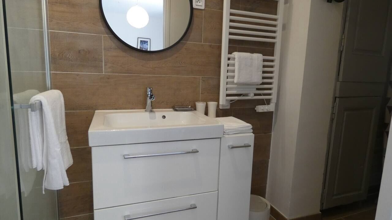 Photo of Bathroom in Caremeau