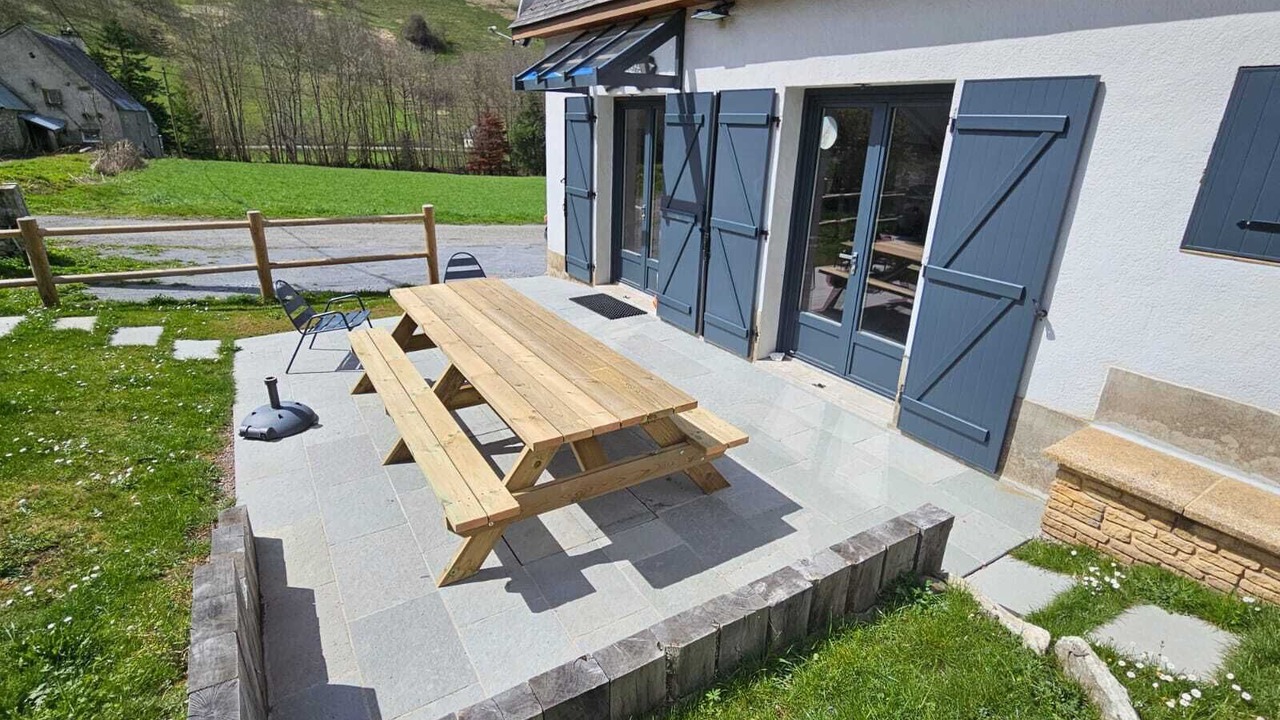 Photo of Outdoor in Campan