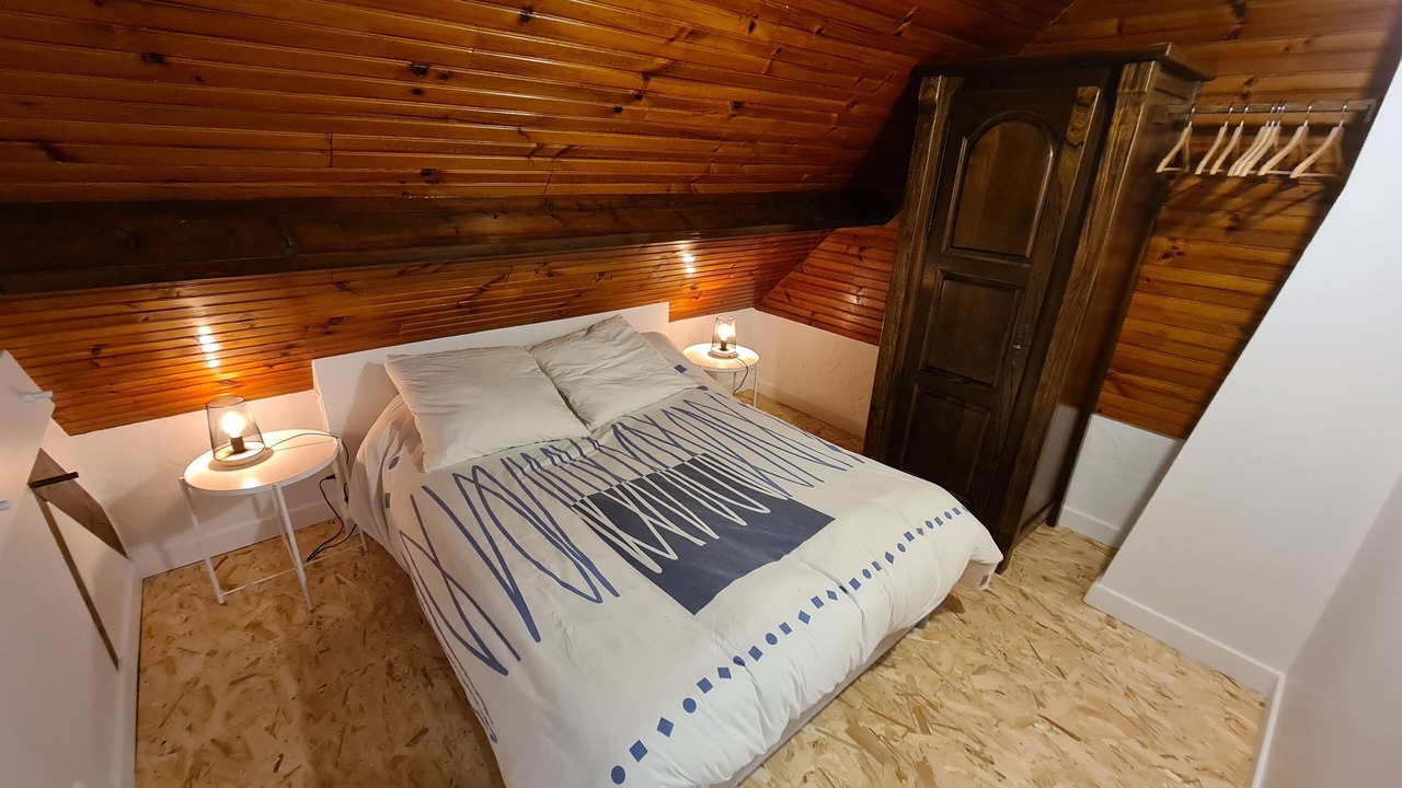 Photo of Bedroom in Campan