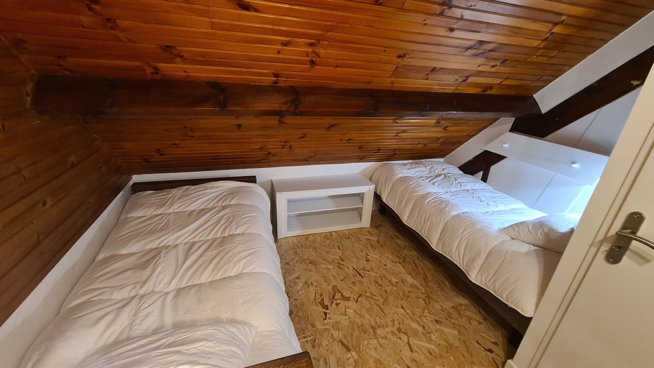 Photo of Bedroom in Campan