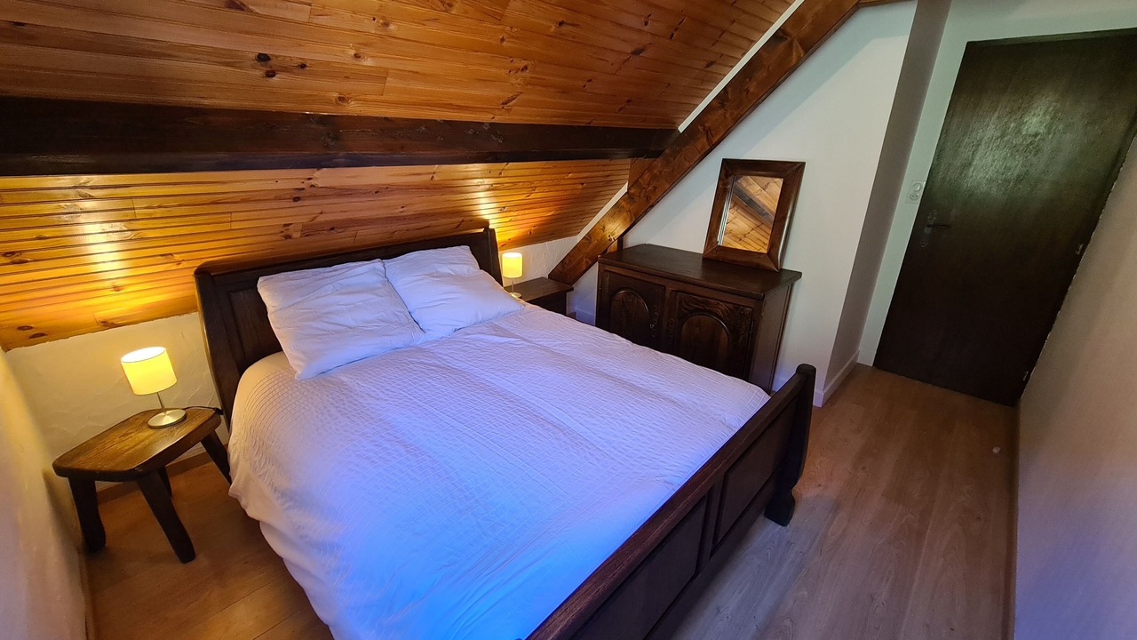 Photo of Bedroom in Campan
