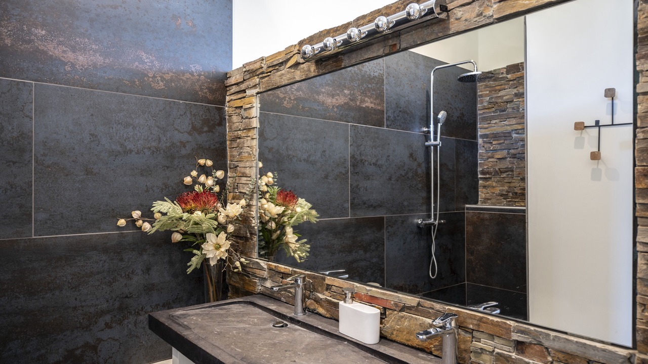 Photo of Bathroom in Le Somail