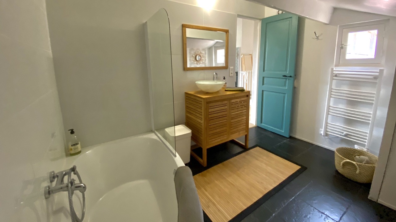 Photo of Bathroom in Sud