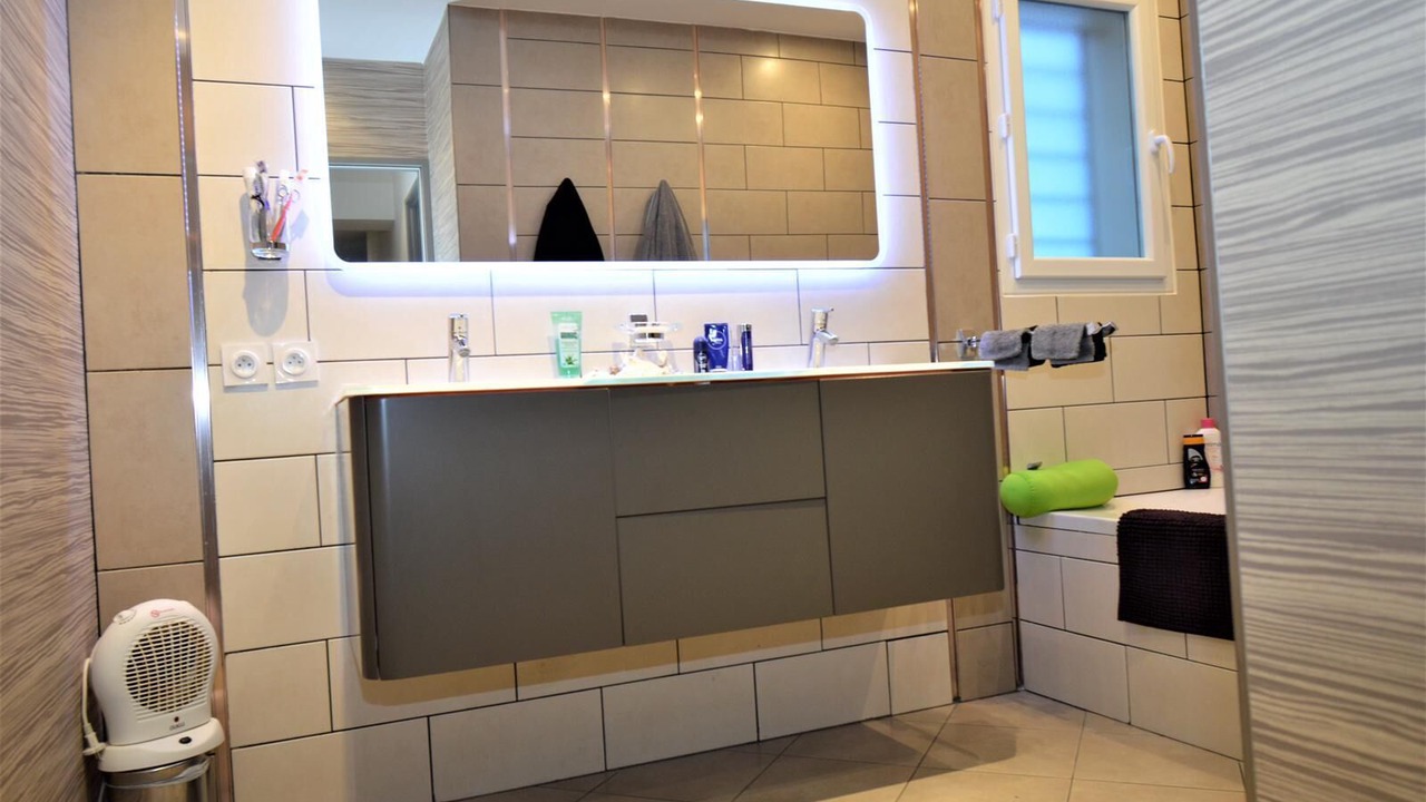 Photo of Bathroom in Marnhagues-et-Latour