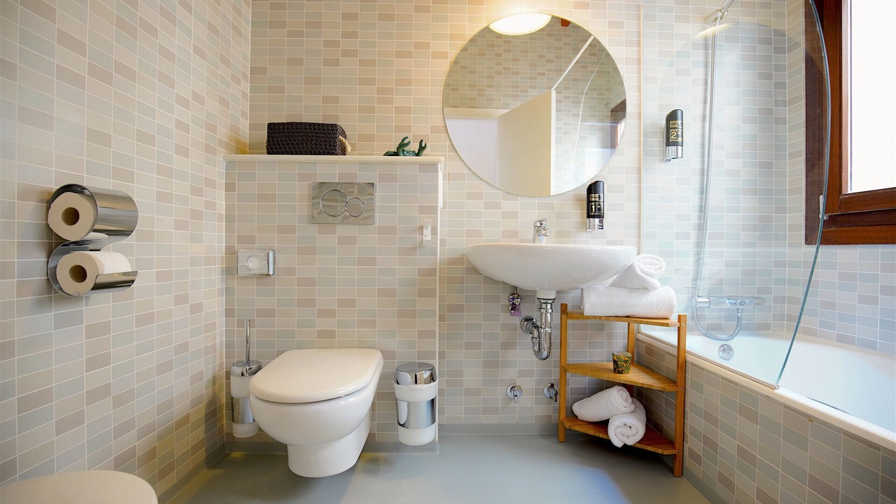 Photo of Bathroom in La Llotja-Born