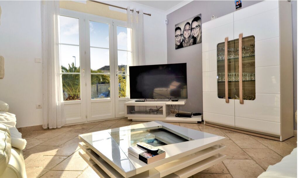 Photo of Livingroom in Jonquieres-Saint-Vincent