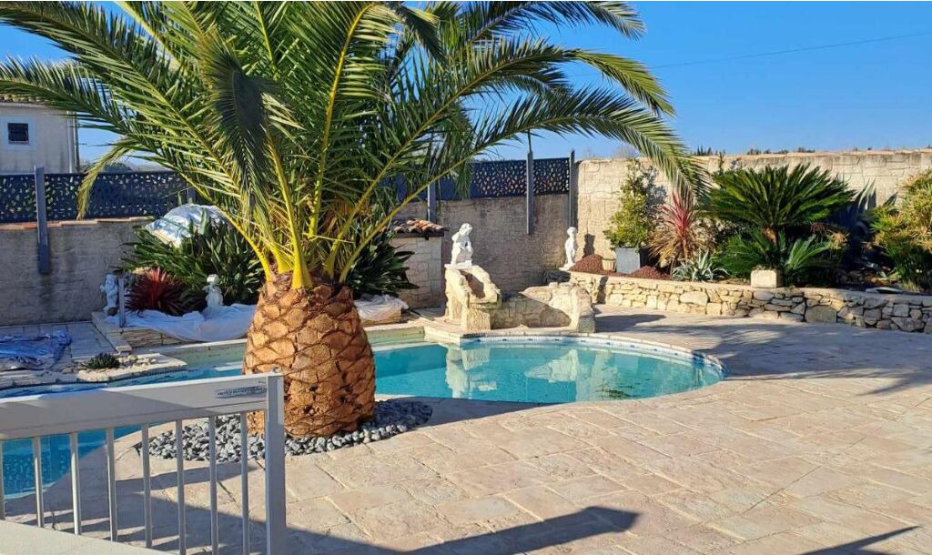 Photo of Outdoor in Jonquieres-Saint-Vincent