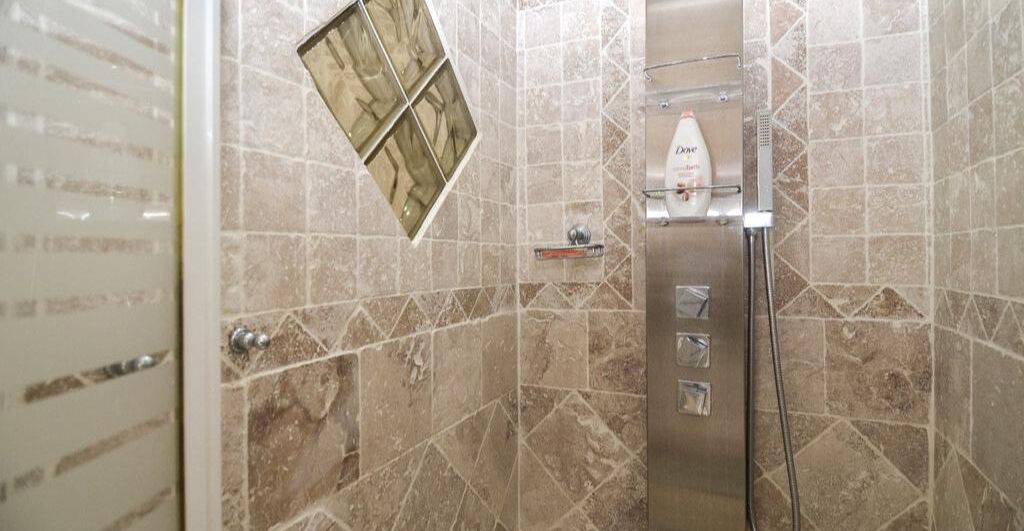 Photo of Bathroom in Jonquieres-Saint-Vincent