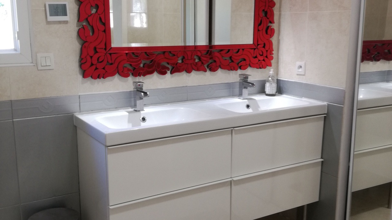 Photo of Bathroom in Ensues-la-Redonne