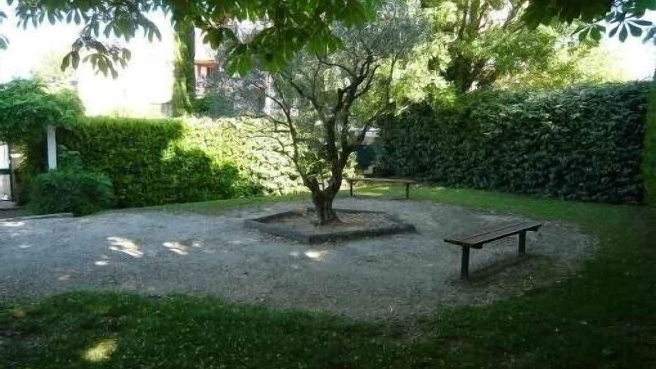 Photo of Outdoor in Est
