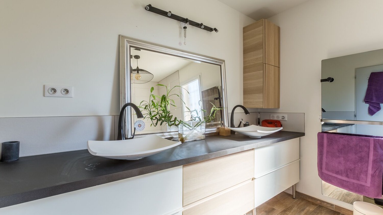 Photo of Bathroom in Le Puy-Sainte-Reparade