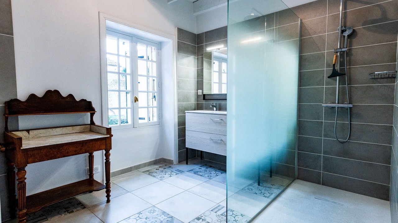 Photo of Bathroom in La Garde-Adhemar