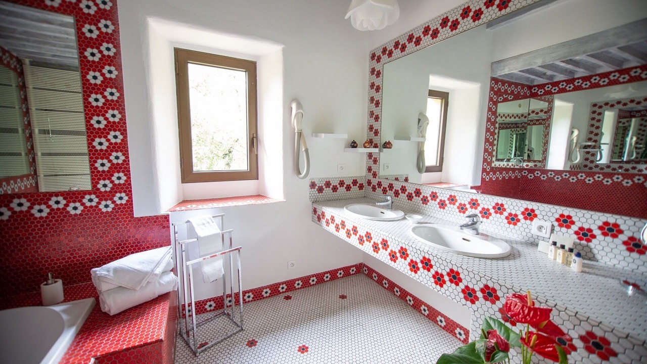 Photo of Bathroom in Ganges