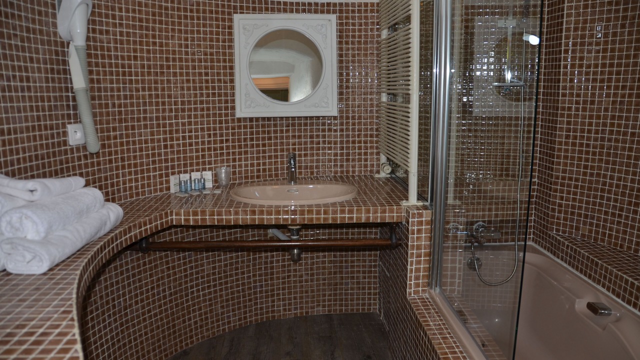 Photo of Bathroom in Ganges