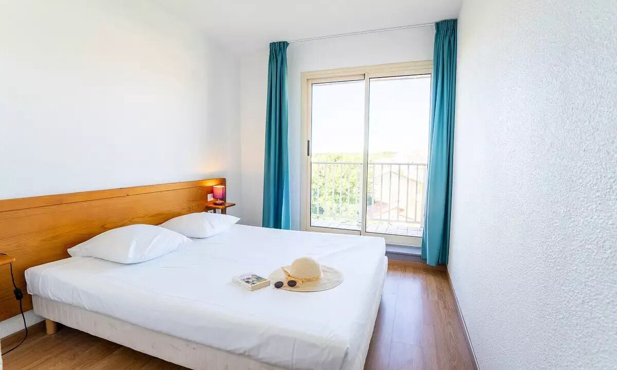 Photo of Bedroom in Saint-Pierre-la-Mer