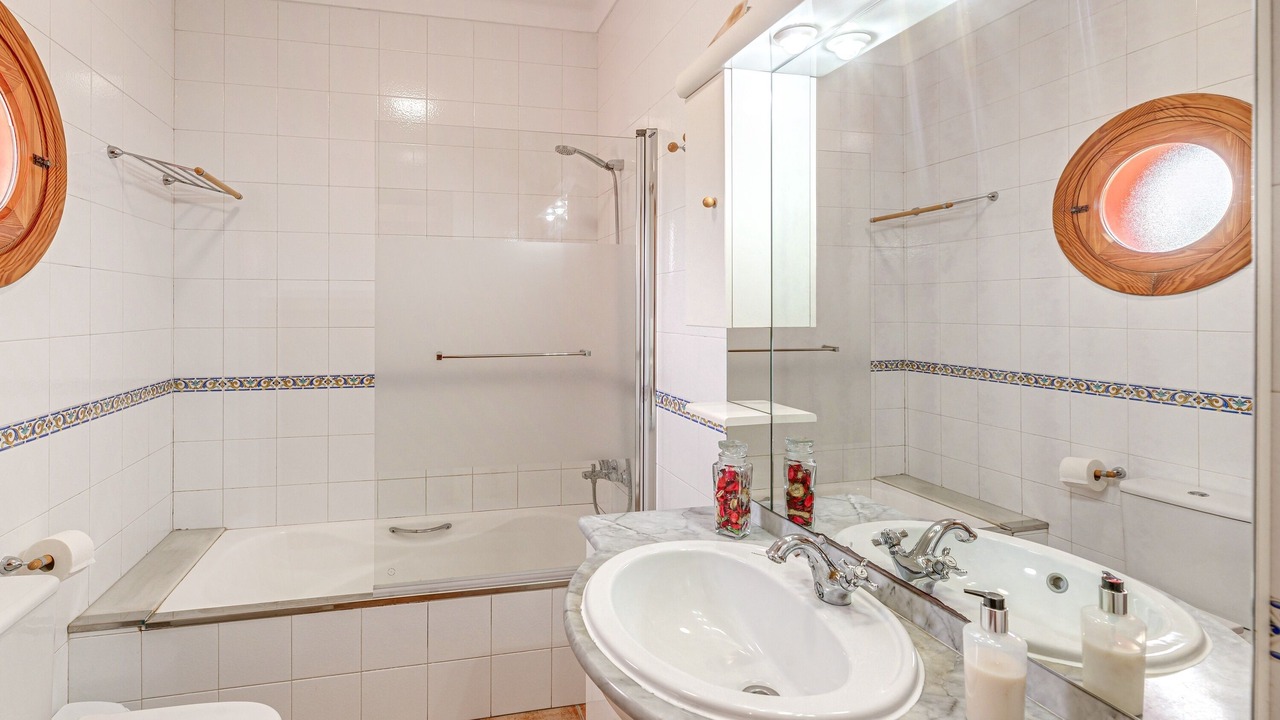 Photo of Bathroom in Portol
